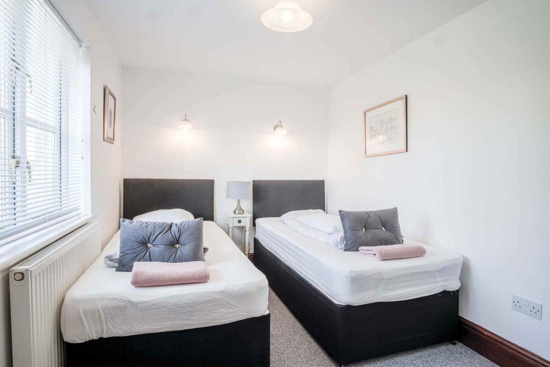 Angle Adventures - 4 Bedroom Cottage - Angle 외부 사진